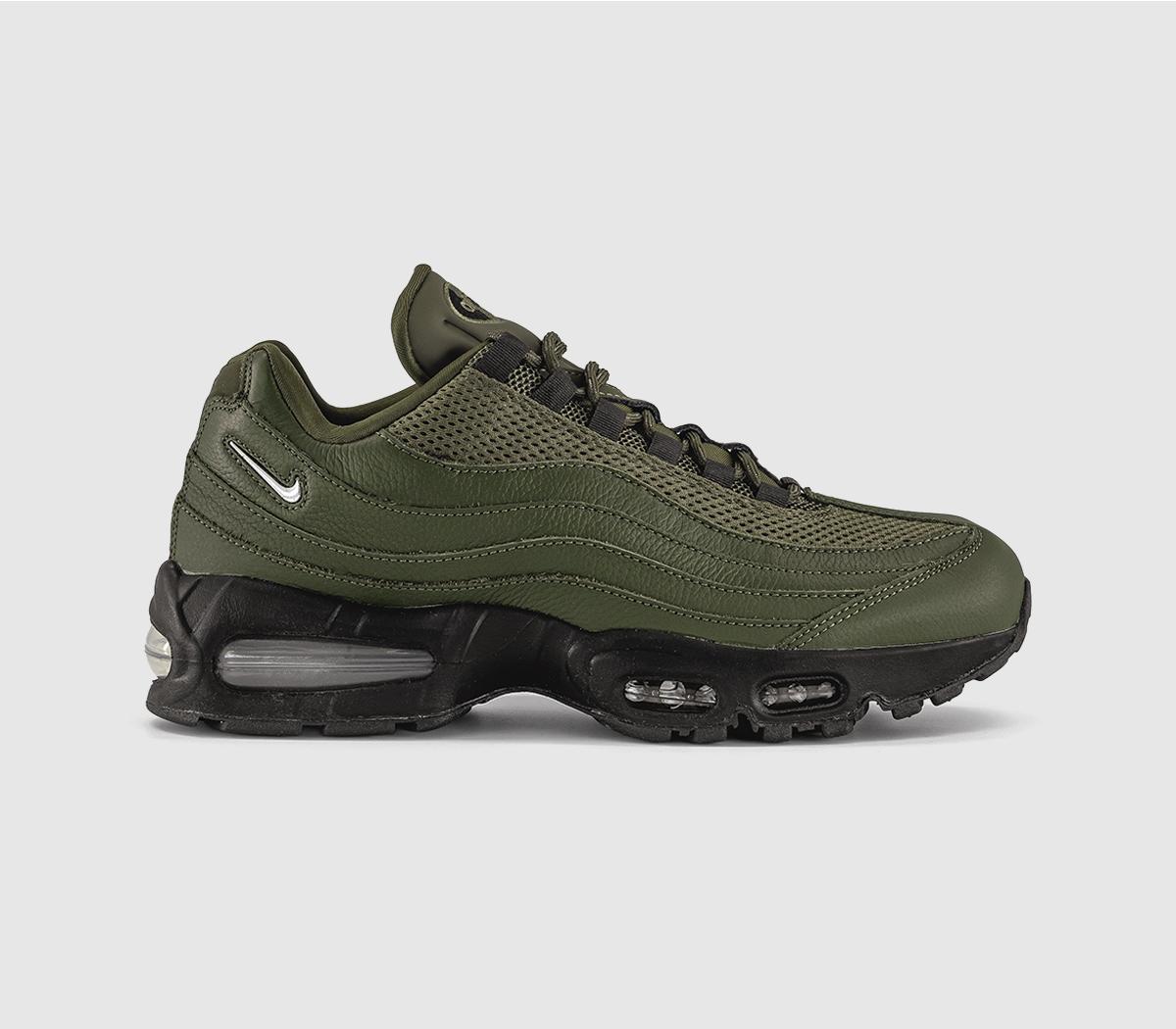 Nike Air Max 95 Trainers in Cargo Khaki