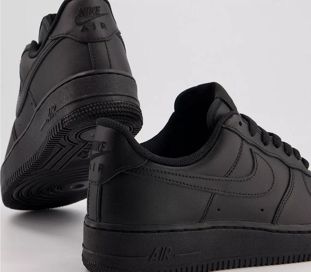 Nike Air Force 1 '07 Trainers in Triple Black