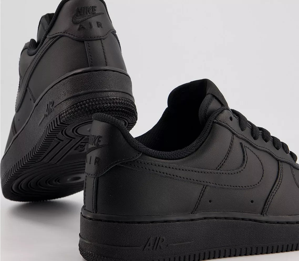 Nike Air Force 1 '07 Trainers in Triple Black