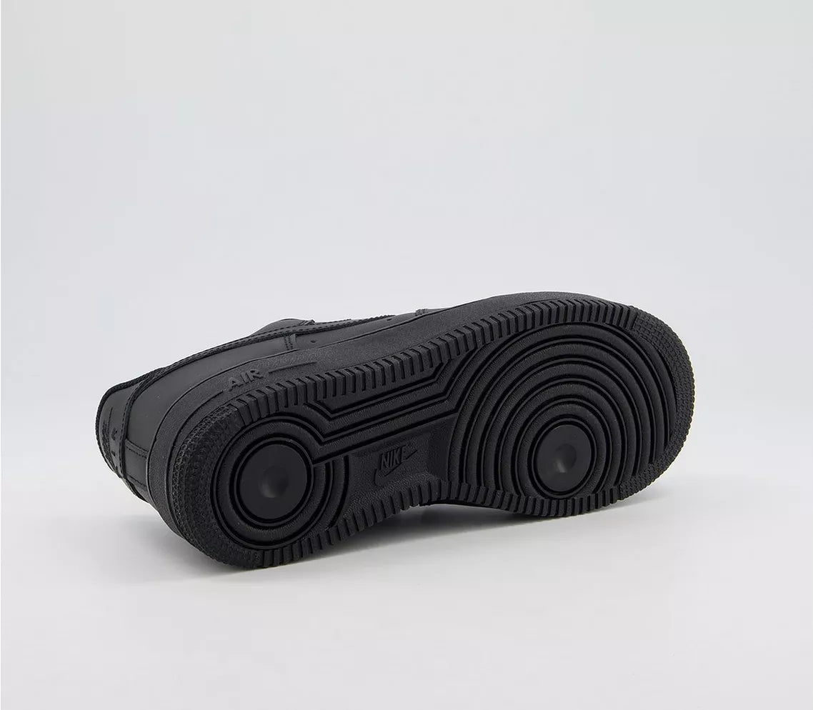 Nike Air Force 1 '07 Trainers in Triple Black