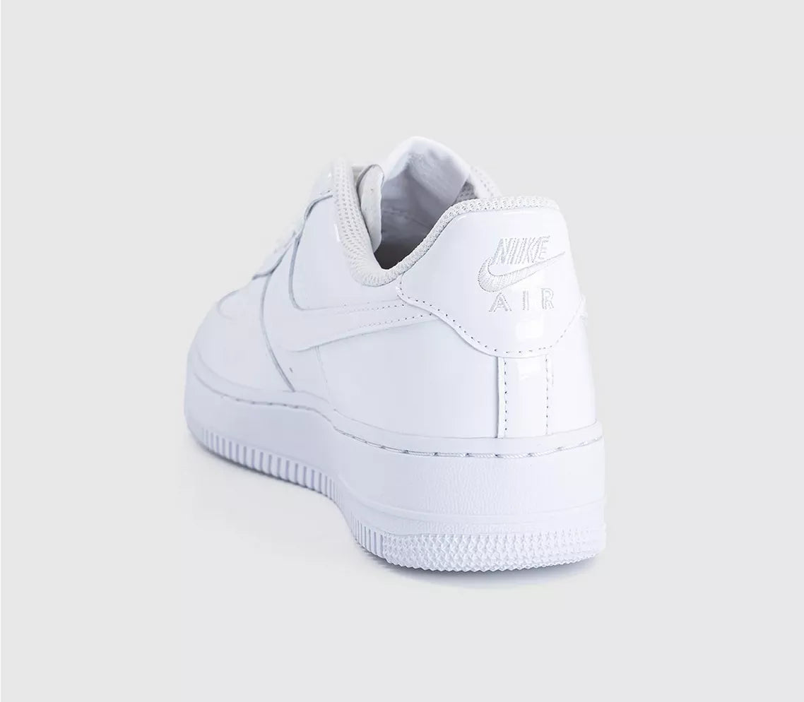 Nike Air Force 1 '07 Trainers in Triple White