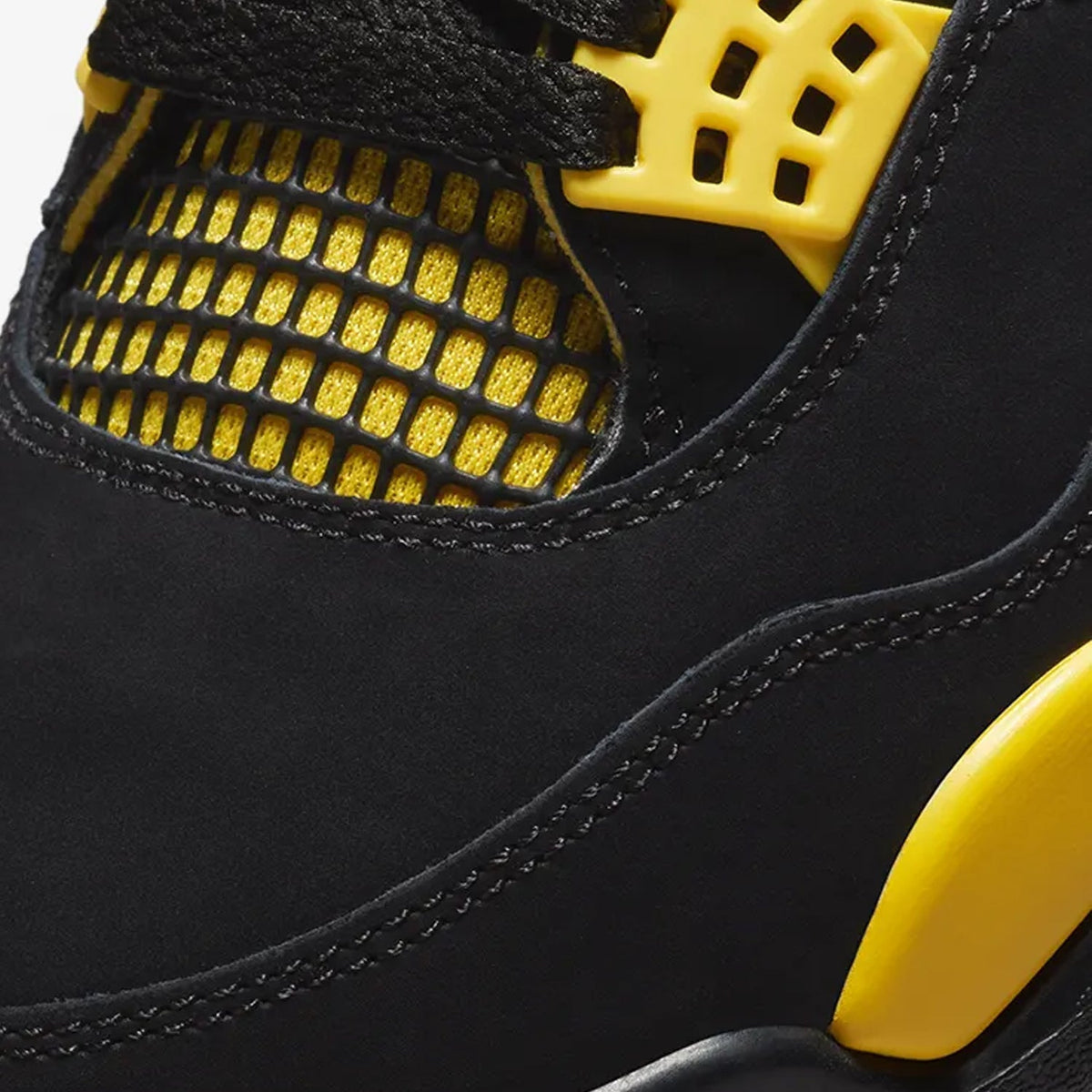 Air Jordan 4 Retro Yellow Thunder Trainers in Black and Tour Yellow