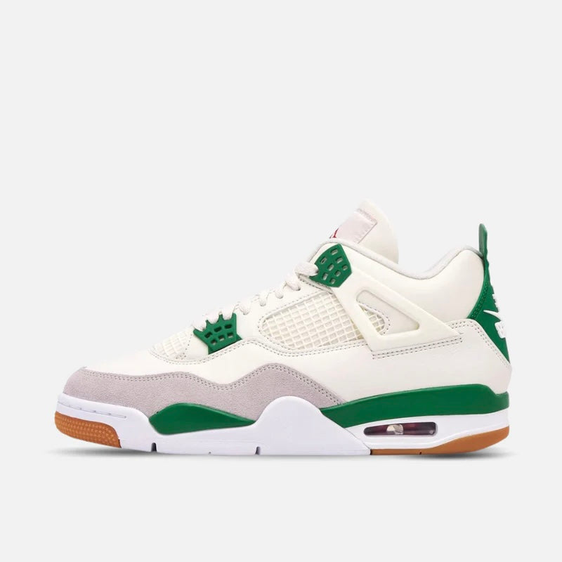 Air Jordan 4 Retro x Nike SB Trainers in Pine Green