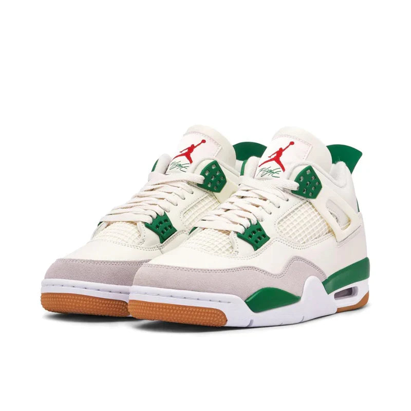 Air Jordan 4 Retro x Nike SB Trainers in Pine Green