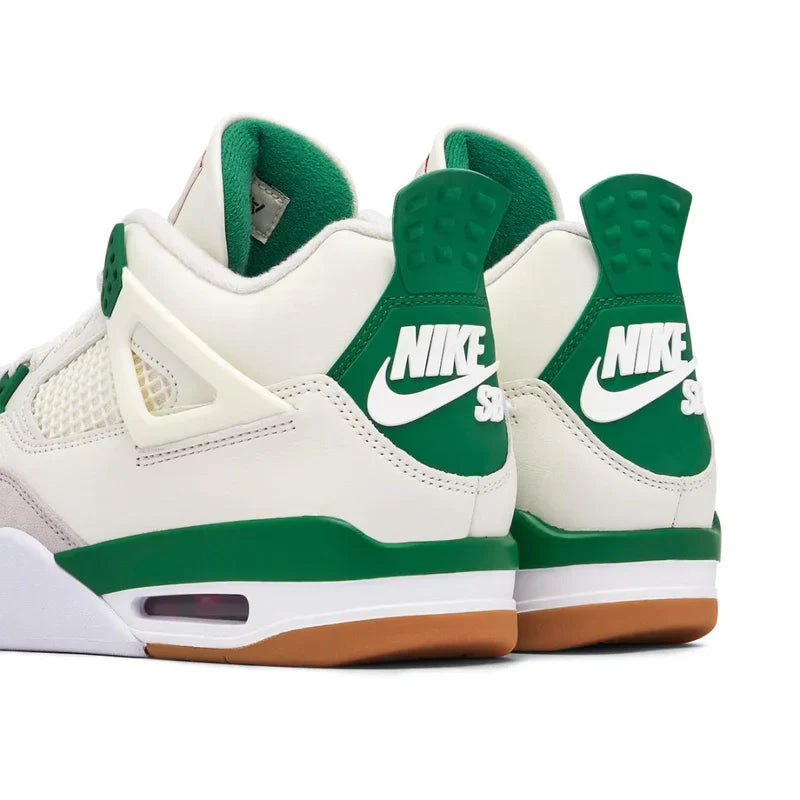 Air Jordan 4 Retro x Nike SB Trainers in Pine Green