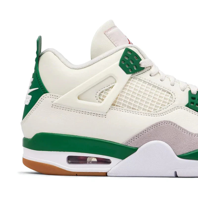 Air Jordan 4 Retro x Nike SB Trainers in Pine Green