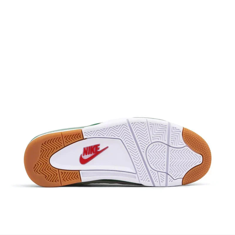 Air Jordan 4 Retro x Nike SB Trainers in Pine Green