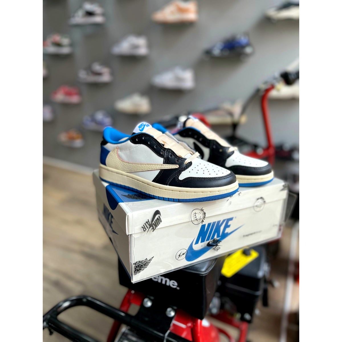 Jordan x Travis Scott x Fragment Air Jordan 1 Low Trainers in White, Black and Royal