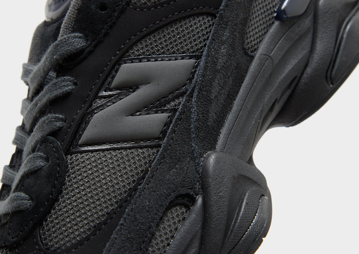 New Balance 9060R Trainers in Black