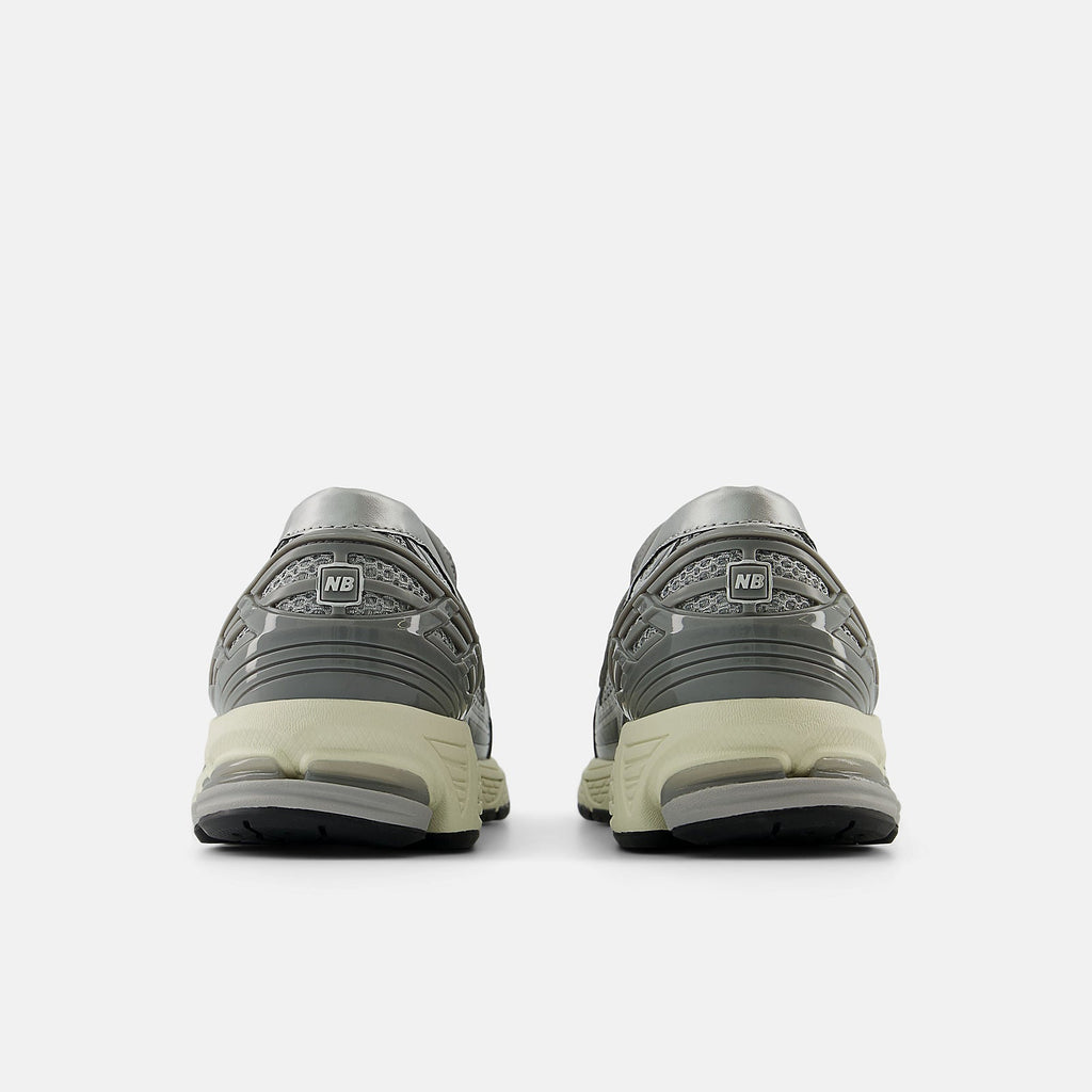 New Balance 1906L Unisex Trainers in Silver
